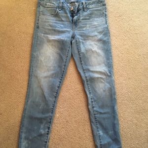AE light acid-wash jegging